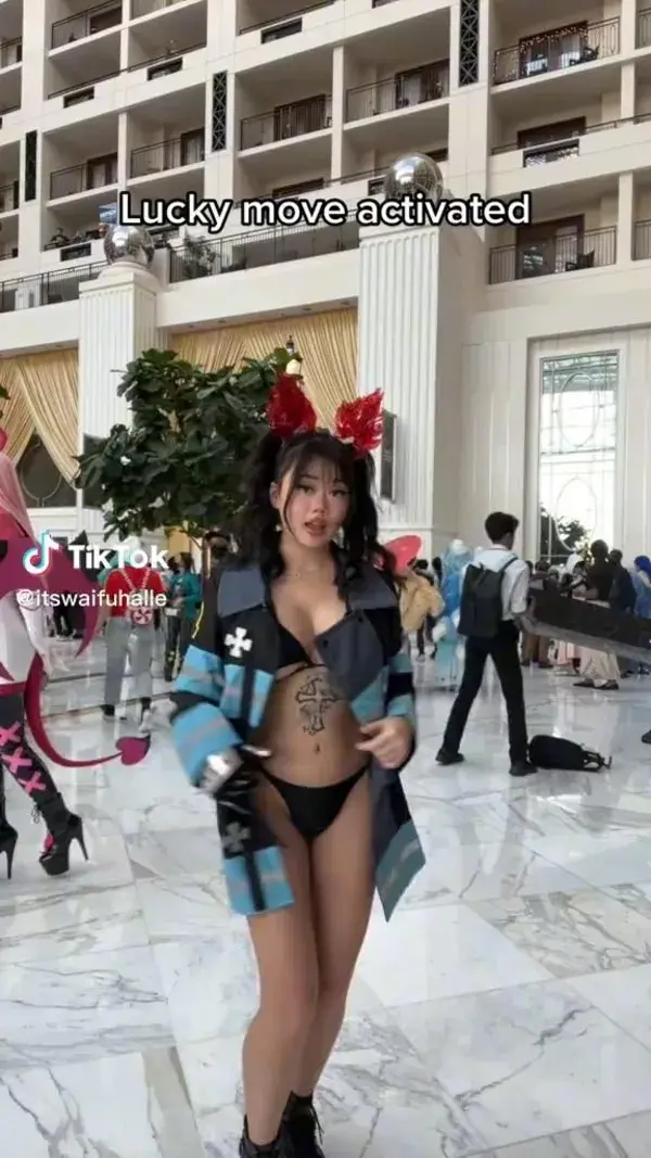 tiktok anime cosplay MOMMY 😍