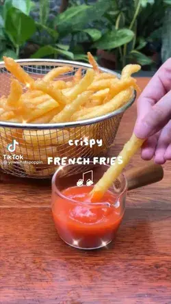 salad, pan pizza, crispy fries