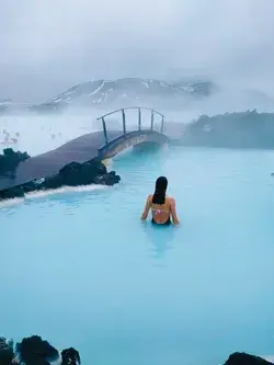 Sky Lagoon vs Blue Lagoon (Which one should you visit?!)