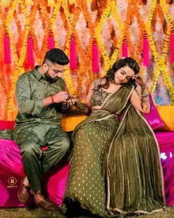 Cutesy Bride & Groom Photoshoot At Their Mehendi | Mehendi Photoshoot Ideas 2023