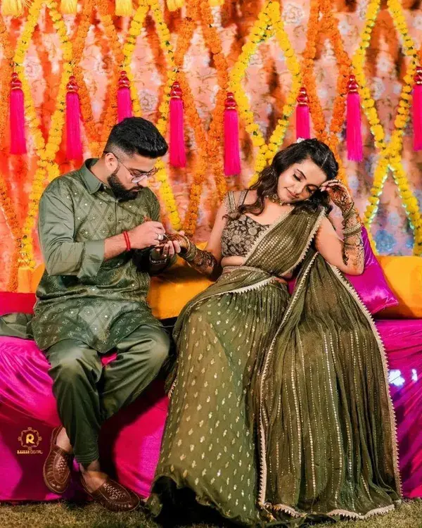 Cutesy Bride & Groom Photoshoot At Their Mehendi | Mehendi Photoshoot Ideas 2023