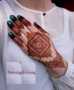 Henna design