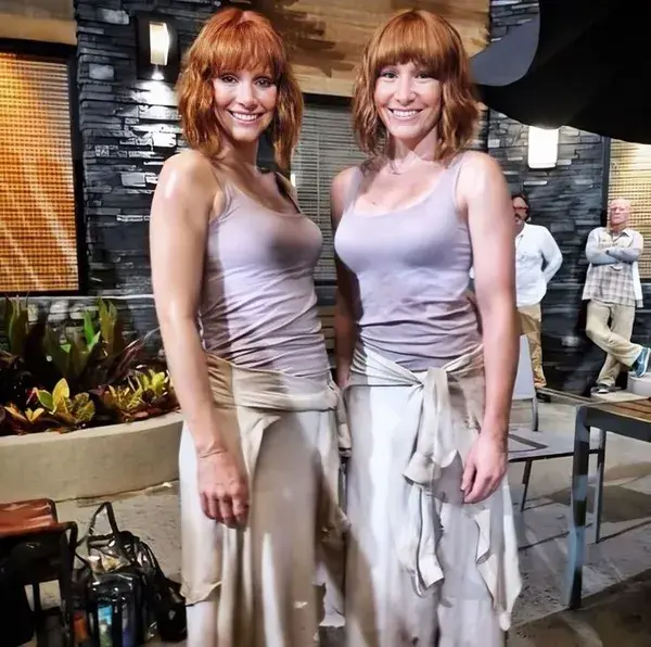 Bryce Dallas Howard and her stunt double Whitney Coleman on the set of "Jurassic World", 2015.