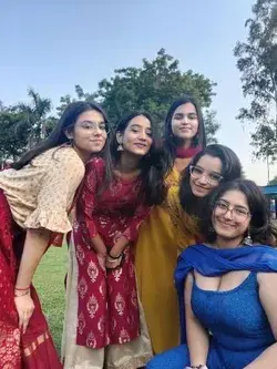 indian beautiful sanskari girls.