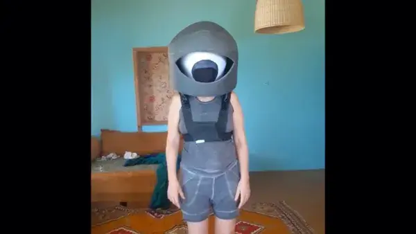 Moving eye costume 