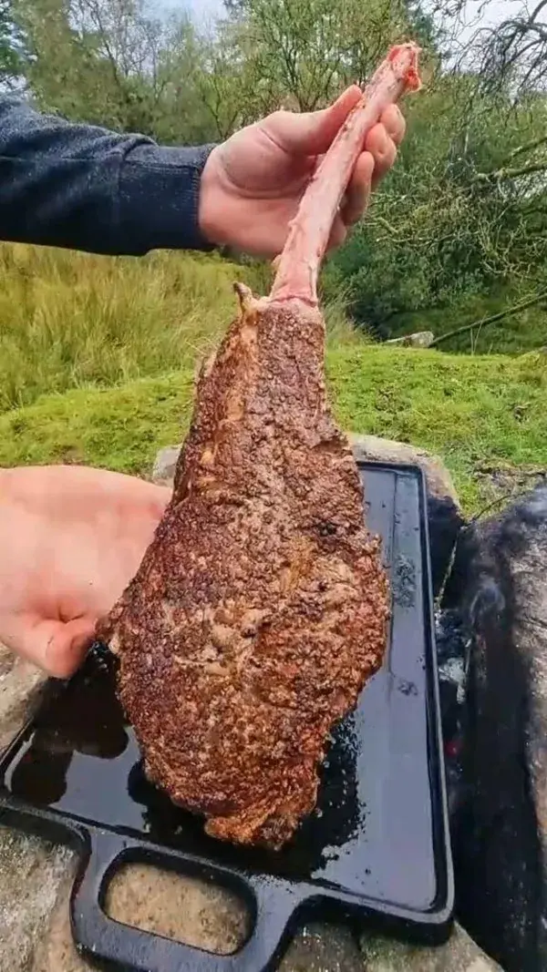 Golden Tomahawk Steak 🔥