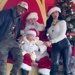 Nick Cannon Poses With His Kids for Holiday Family Photos