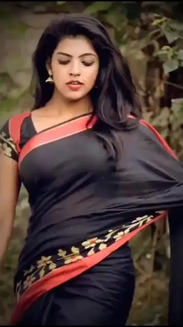 black saree, hip dance