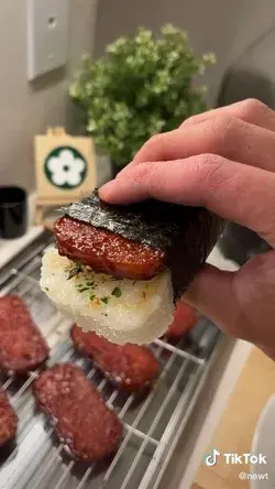 Spam musubi