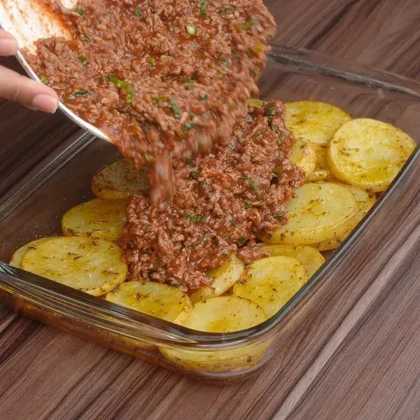 CARNE MOLIDA COM PAPAS