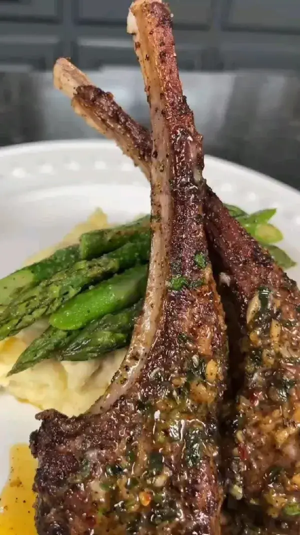 Lemon Garlic Butter Lamb Chops