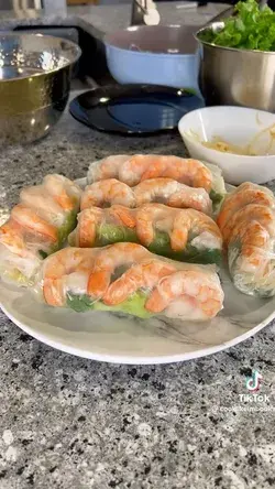 Shrimp spring rolls