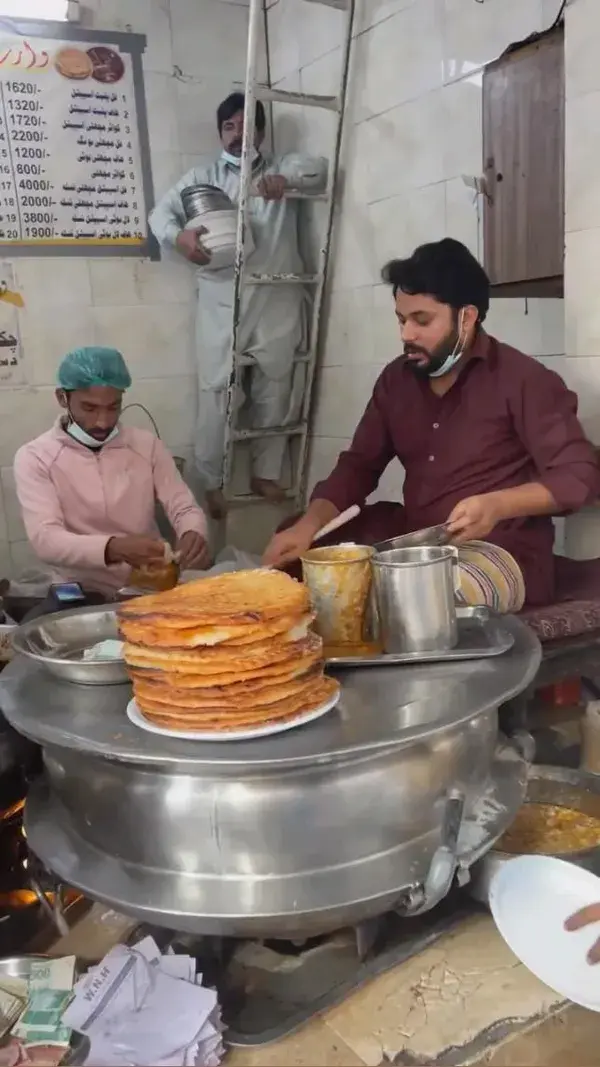 most famous and traditional food of Pakistan