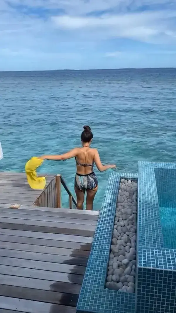 Surbhi jyoti Maldives 🇲🇻 March 2021