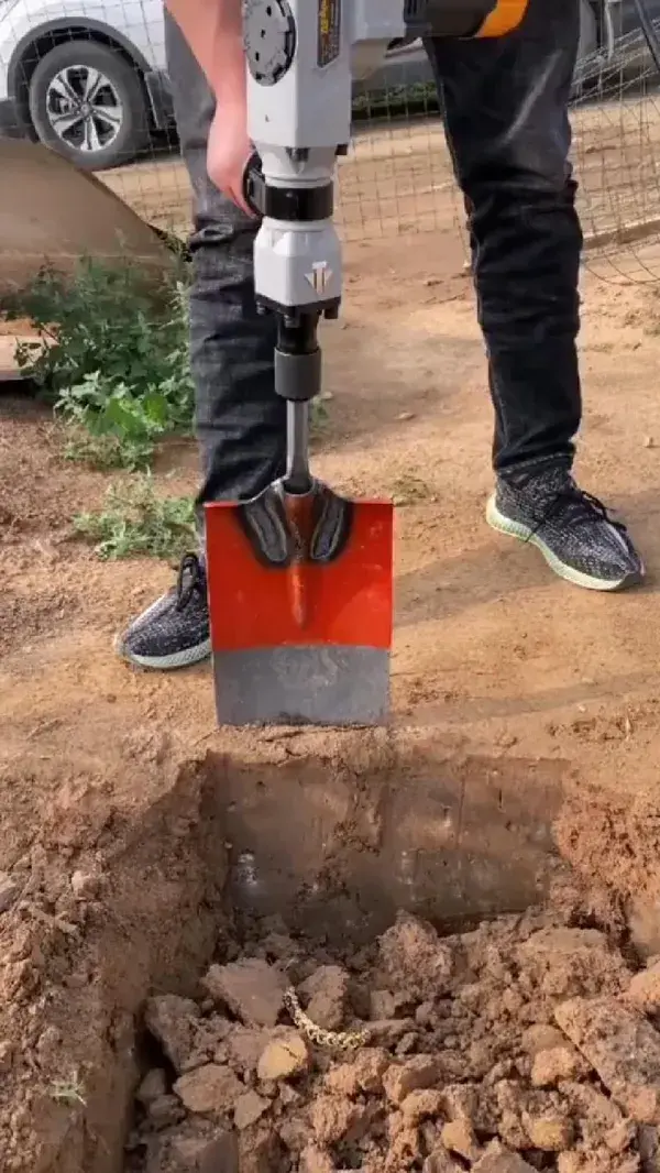 Hand shovel