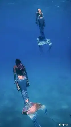 We take playing mermaids‘ 🧜🏻‍♀️💦