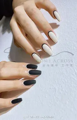 nail designs trending now short