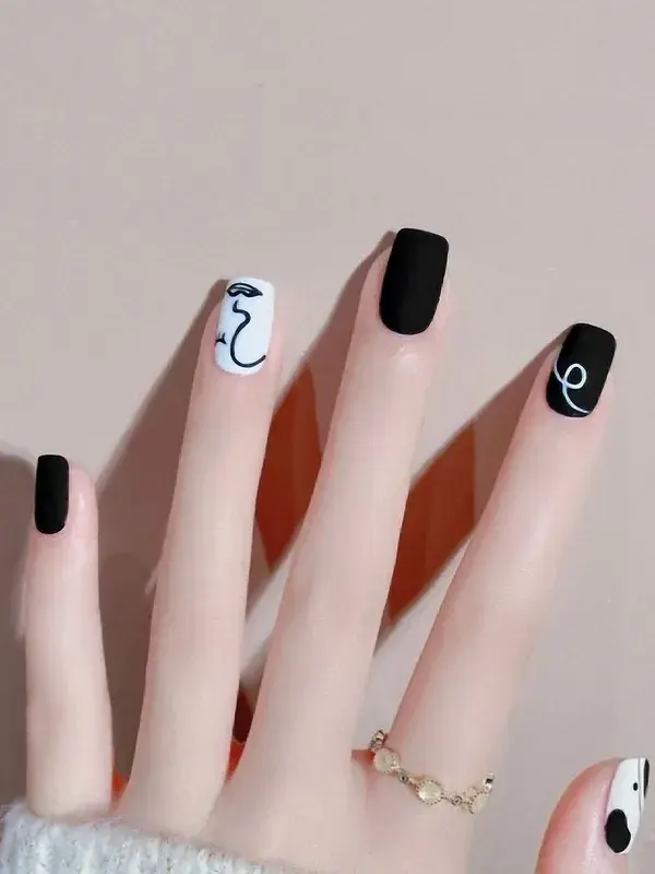 Black And White Multi-element Christmas Nail Art 2022 Nail Art Trend