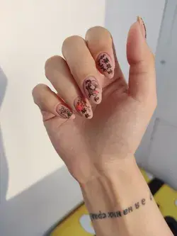 Asian nails