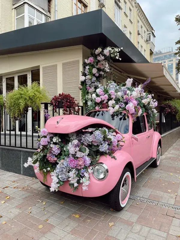 Out-of-this-World Pink Car Decoration Ideas