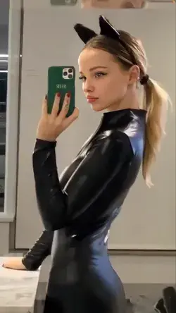 Dove Cameron catwoman via insInstagram