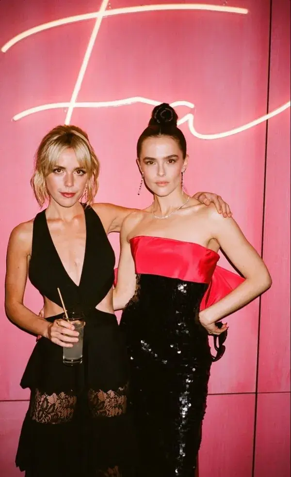 Kiernan Shipka & Zoey Deutch oscar premier