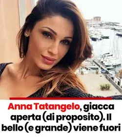 Anna Tatangelo, giacca aperta (di proposito). Il bello (e grande) viene fuori