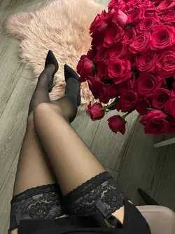 Roses and stockings 💋⚡️