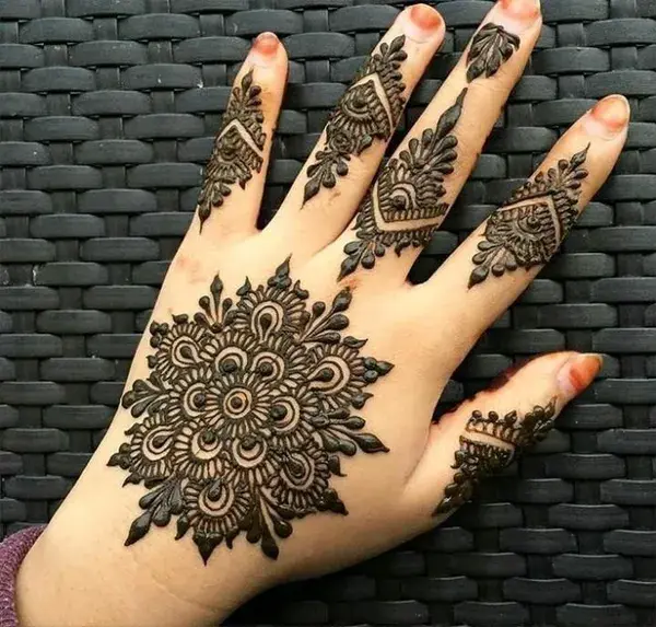 engagement mehandi design easy to make