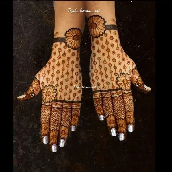 Henna design