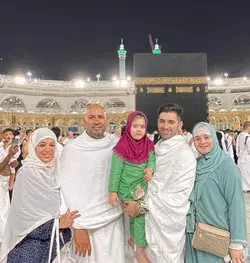 Aiman khan with family