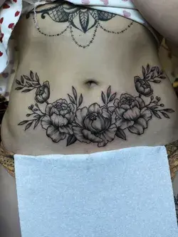 @mandiwadis stomach tattoo😍🥵