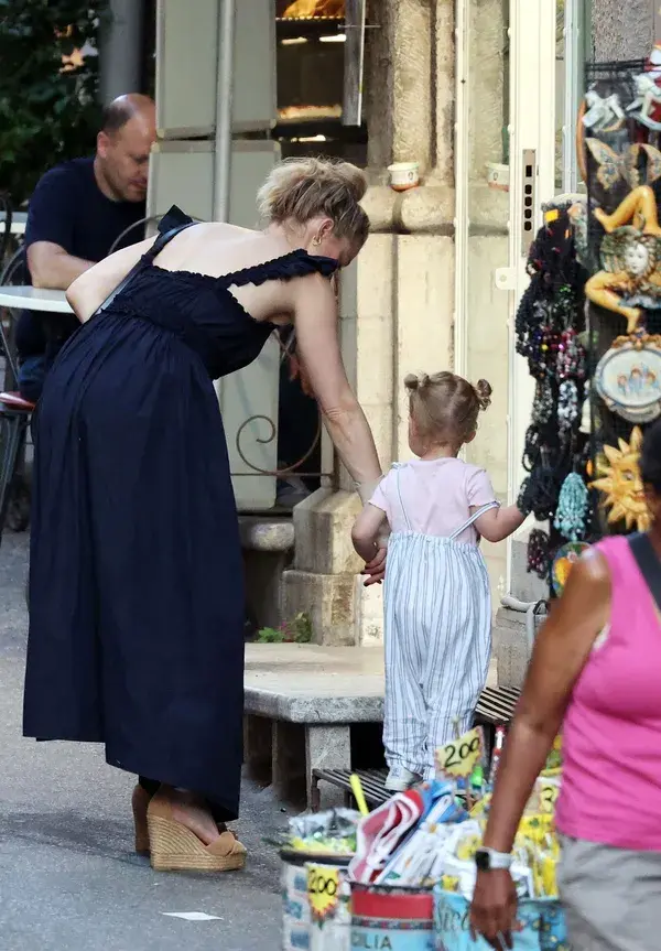 Amber Heard and her daughter Oonagh.