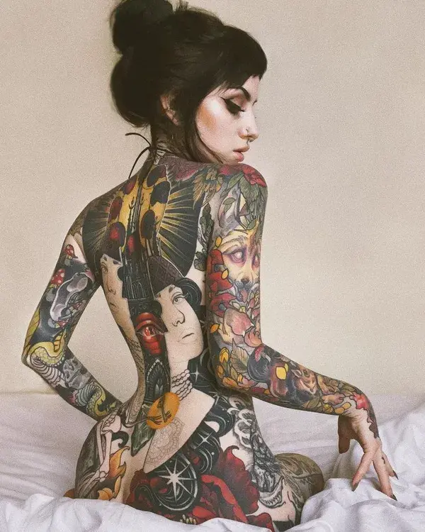 Tattooed model © Apostatte