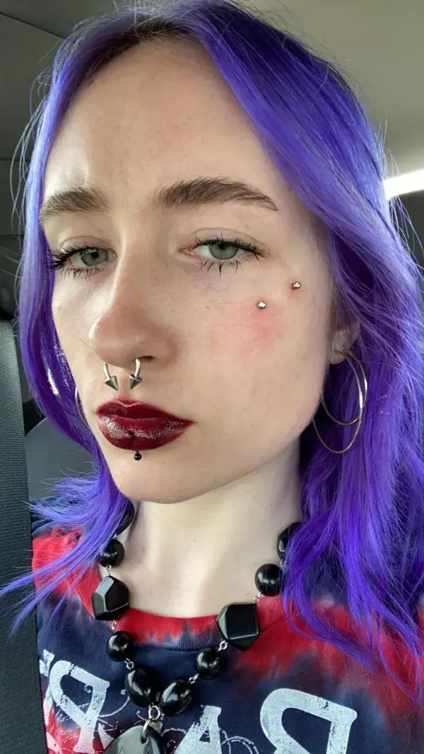 anti eyebrow piercing