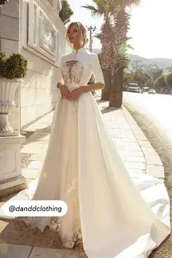 WEDDING DRESS OFF WHITE WITH CAPE