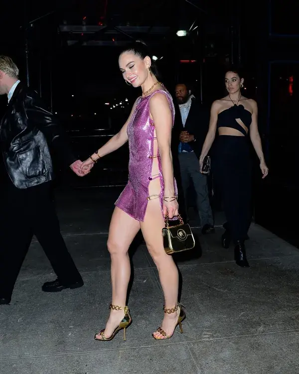 Lily James arrives at Met Gala Afterparty in New York (05/02/2022)