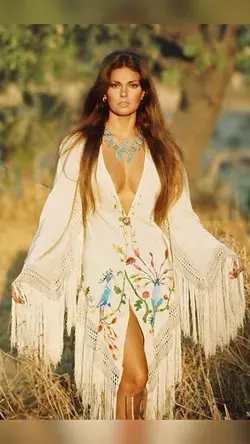 The style queen Raquel Welch 😍