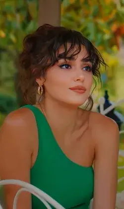 Hande Erçel 💕