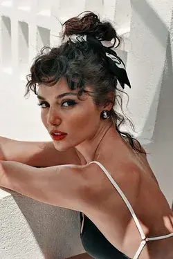 Hande Erçel 💕