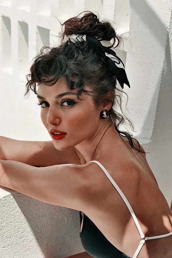 Hande Erçel 💕