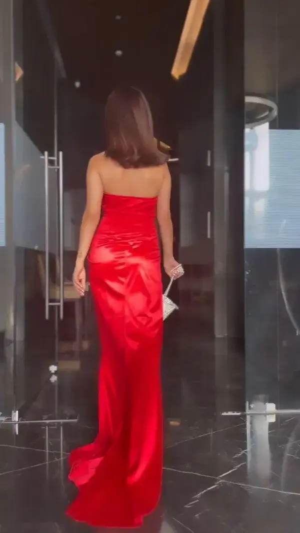 Hey you with the red dress on….♥️🌹✨ #reelsinstagram #reelitfeelit