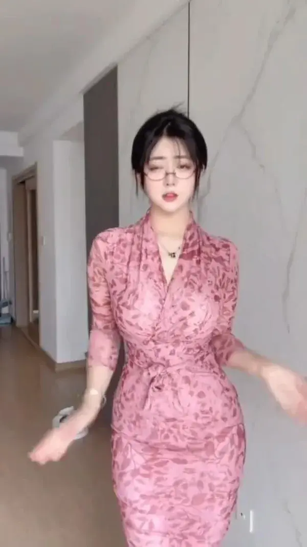 Girl Tiktok Dance