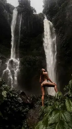 Бали водопад позирование bali waterfall sekumpul posing