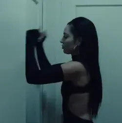 euphoria door scenes