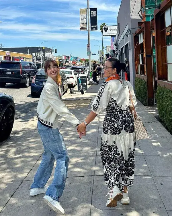 Lisa with her mother