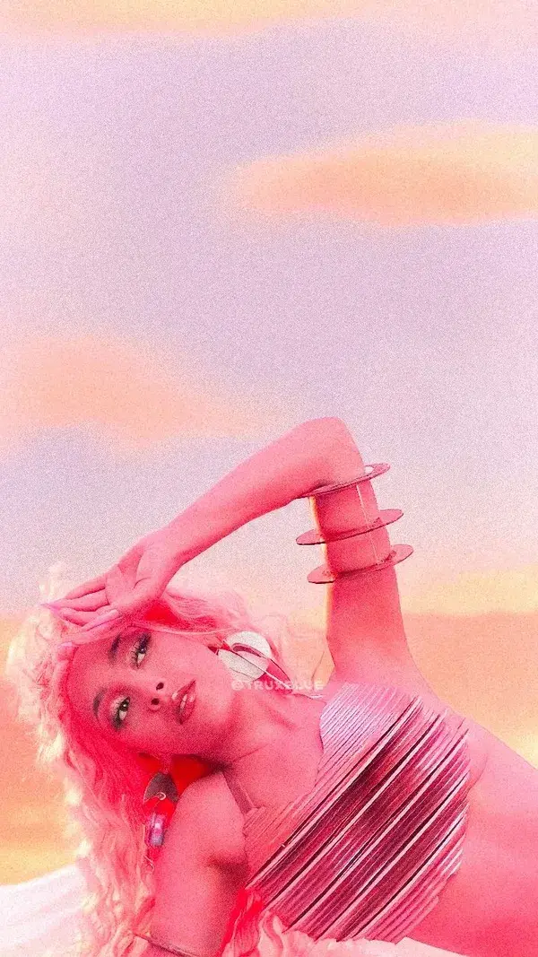 💖doja cat - kiss me more wallpaper💝