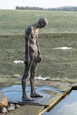 life-size bronze sculpture by Wolfgang Eckert