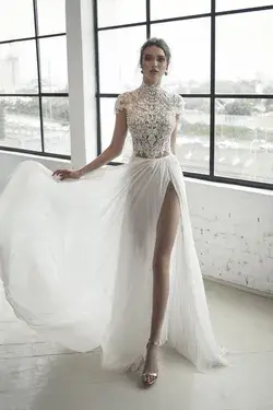 Blanche by Julie Vino (1558) | Wedding Dress