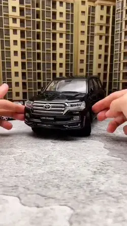 Land cruiser toy model